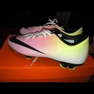 Nike women’s soccer cleats size 8
